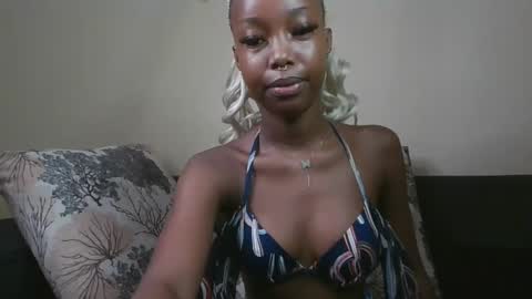 beverly_girl_1 online show from February 20, 7:34 am