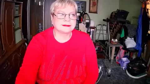 BeverlyQCynia online show from October 24, 1:56 pm