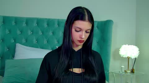 Snapshot of beverlyyork chatting on February 4, 9:49 am Beverly online show from February 4, 9:49 am