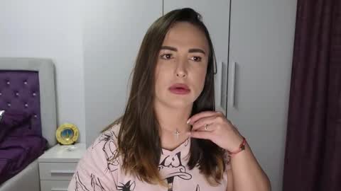   BeyonceDoll       Twitter DollBeyonce    online show from March 18, 7:20 pm