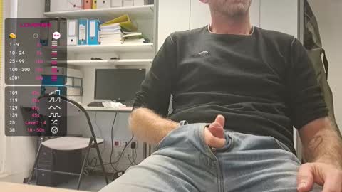 My name is David and if you like public exhibitions you wont be disappointed with me LoL - My favorite vibes is 44  online show from October 8, 3:07 pm