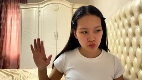 Aya online show from March 31, 5:41 am