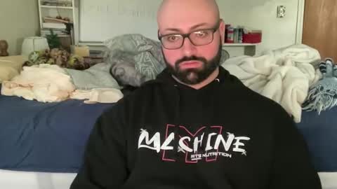 Mr. Muscle Monster online show from April 18, 8:20 pm