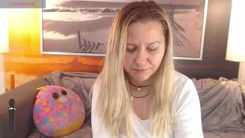 BigBoobsArri online show from January 17, 3:45 am