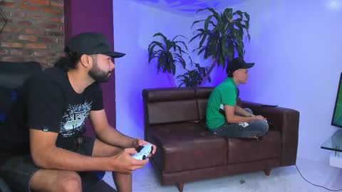 MOD ramon My team is mickey and roman online show from December 17, 1:29 pm