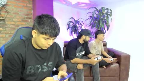 MOD ramon My team is mickey and roman online show from December 18, 1:39 pm