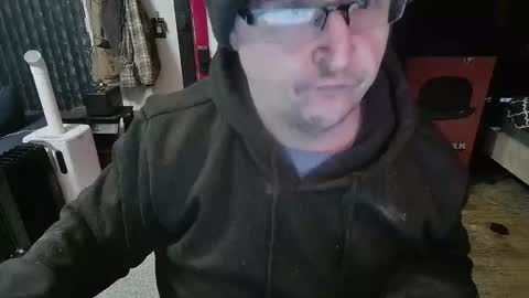 Darryl online show from May 1, 12:21 pm