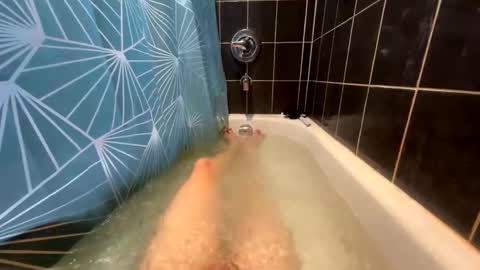 bigdogwig online show from February 6, 8:45 pm