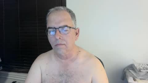 Snapshot of bigdylan17 chatting on December 9, 6:01 am Dylan 56 Taleah 53 online show from December 9, 6:01 am