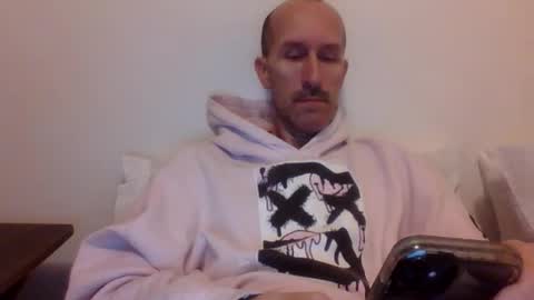 Snapshot of bighugemouthful chatting on December 3, 4:33 pm Chaz online show from December 3, 4:33 pm