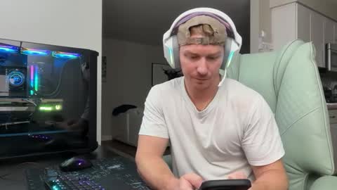 Snapshot of bigmcr1 chatting on October 13, 3:30 am Nick Barker online show from October 13, 3:30 am