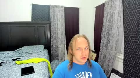 bigmike20129020 online show from October 13, 8:38 am