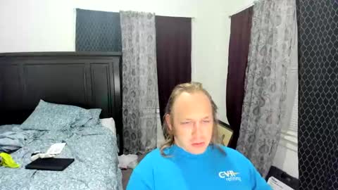 bigmike20129020 online show from October 11, 8:19 am