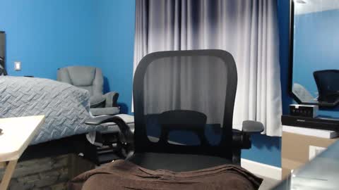 bigmustang_al online show from December 2, 11:13 pm