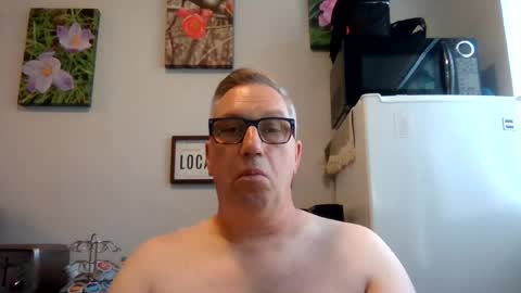 bignhard_69_ online show from July 23, 5:32 pm