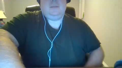 Snapshot of bigred_nyc chatting on December 21, 2:52 am Big Red online show from December 21, 2:52 am