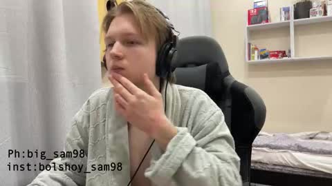 Snapshot of bigsamuel05 chatting on October 17, 9:52 pm bigsamuel05 online show from October 17, 9:52 pm
