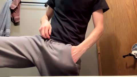 bigskinnyboyshh online show from January 7, 11:56 pm