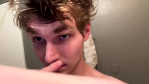 bigskinnyboyshh online show from December 27, 7:57 pm