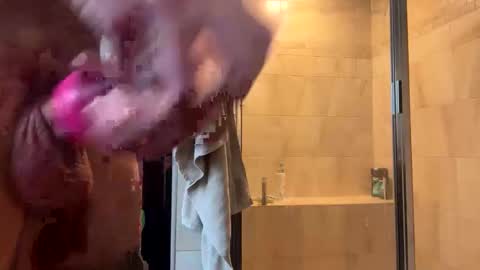 Snapshot of bigwheel999 chatting on January 29, 9:39 pm bigwheel999 online show from January 29, 9:39 pm