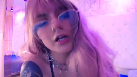 Snapshot of biizzy_noar chatting on September 8, 9:25 pm Biizzy online show from September 8, 9:25 pm