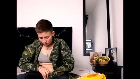 billielovee online show from March 27, 2:07 pm