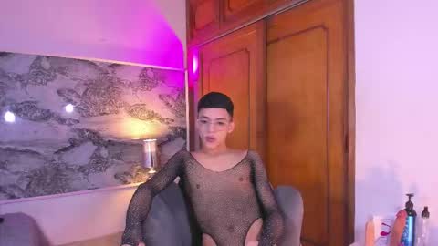 Sam online show from February 6, 12:30 pm