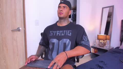 dariux john online show from December 11, 9:01 pm
