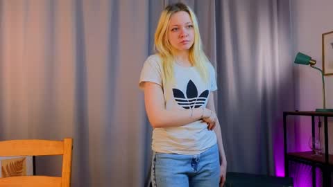 Alice online show from April 11, 3:27 pm