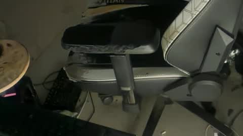 bisexqldniteowl online show from May 28, 12:47 pm