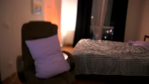 Snapshot of bitter_moon chatting on September 13, 9:39 pm Ann Braslowsky online show from September 13, 9:39 pm