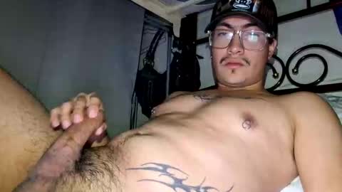 bittersweet_guy_ online show from April 3, 6:42 am