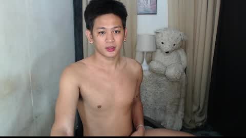 alex online show from April 1, 4:26 pm