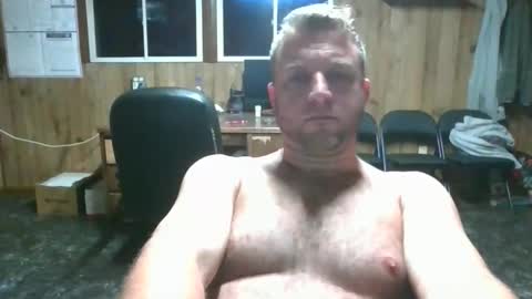 bjhancock_28 online show from November 20, 10:51 pm