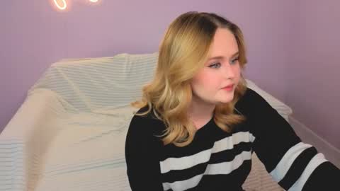 Julia online show from December 20, 3:13 am