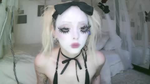 vampire fang  online show from March 17, 5:29 pm