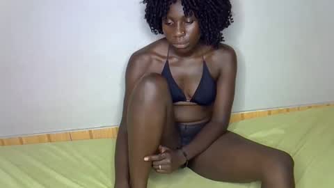 black_queeni online show from November 18, 12:57 am