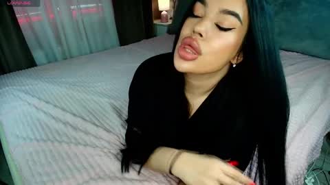 black_white_angel online show from March 28, 12:50 pm