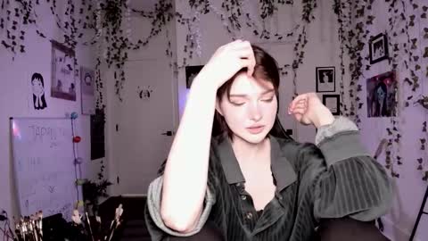 Ella online show from March 24, 11:11 pm