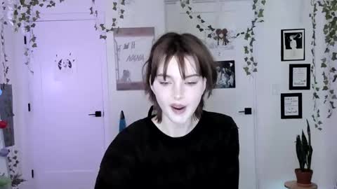 Ella online show from March 15, 9:40 pm