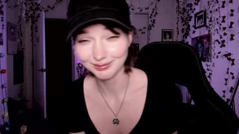 Ella online show from March 27, 2:39 am