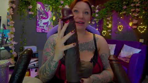 Alice online show from March 8, 6:45 pm