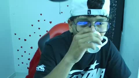 mateo online show from May 12, 1:36 am