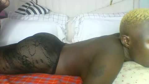 blackmarvel02 online show from April 18, 6:54 pm