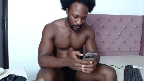 Snapshot of blacknikes chatting on September 11, 12:39 pm Twtter 1MikeBeckford            Onlyfns beckfordmike online show from September 11, 12:39 pm