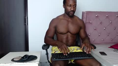 Snapshot of blacknikes chatting on March 5, 12:55 pm Twtter 1MikeBeckford            Onlyfns beckfordmike online show from March 5, 12:55 pm