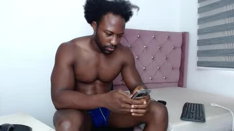 Snapshot of blacknikes chatting on October 14, 1:36 pm Twtter 1MikeBeckford            Onlyfns beckfordmike online show from October 14, 1:36 pm