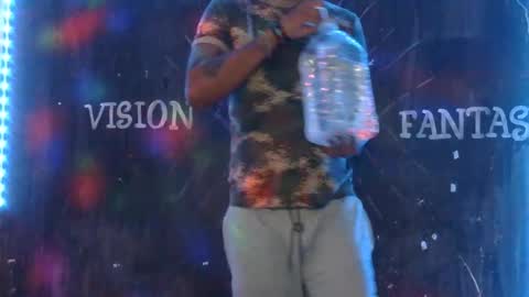 i am D.L online show from January 29, 12:43 am