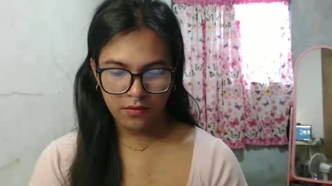 Ellez online show from April 14, 10:35 pm