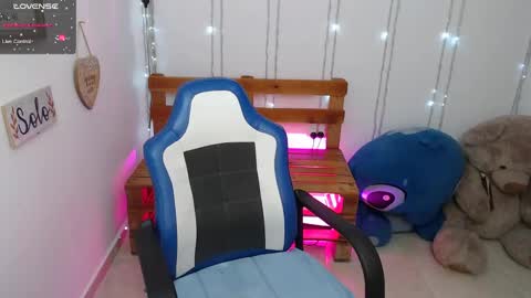 blackqueen_18 online show from December 13, 3:05 am